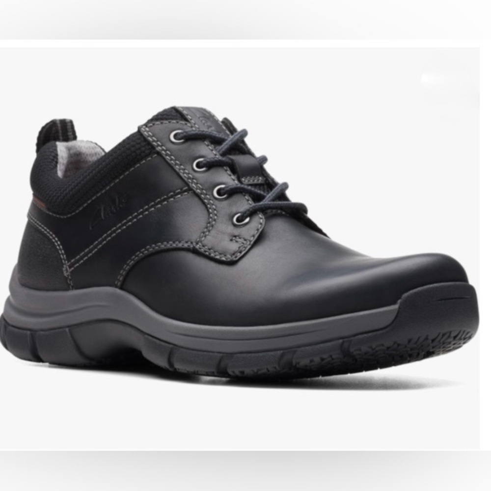 Clarks Men’s Black Leather Lace-Up Oxford with Gray Sole Size 7